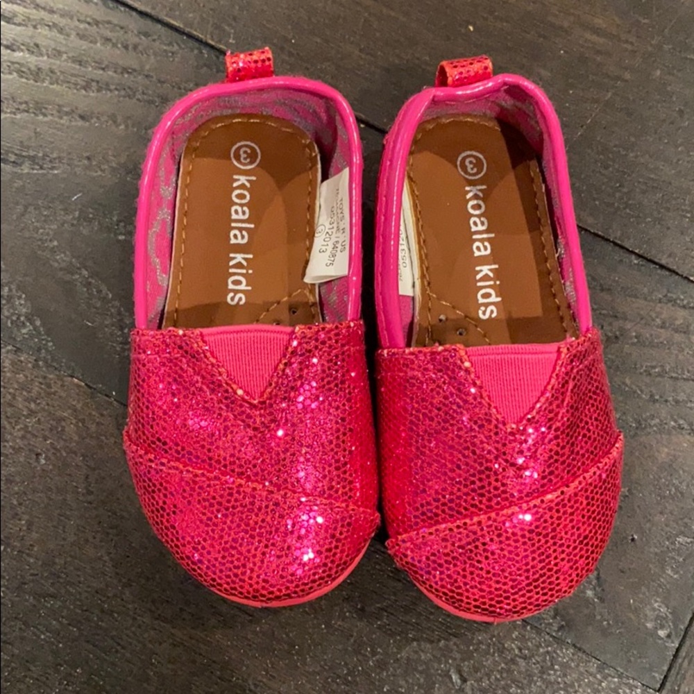 Hot pink sparkle flats